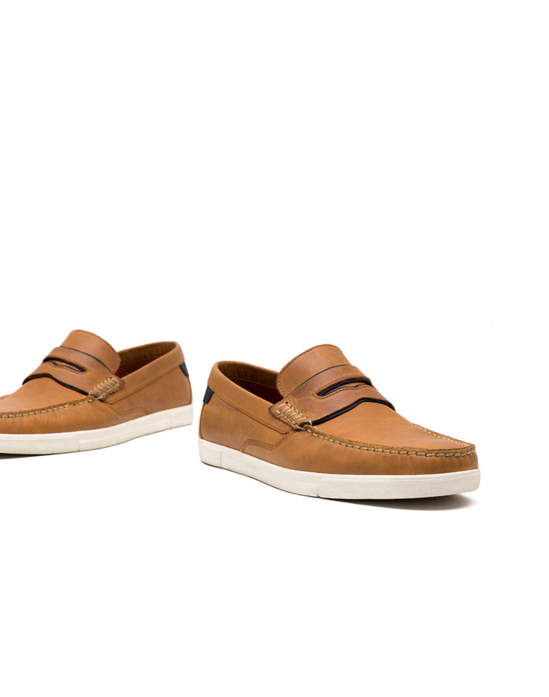 Mocasín casual  en cuero REF 02BAHIA