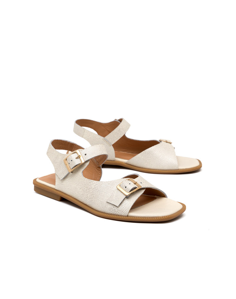 Sandalia plana asimetrica  en cuero REF AKA1767