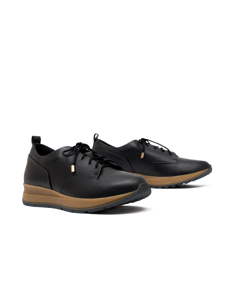 Deportivo en cuero minimalista y femenino REF ALA1721