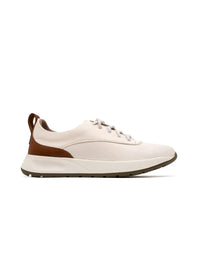Deportivo en cuero minimalista y femenino en color Beige