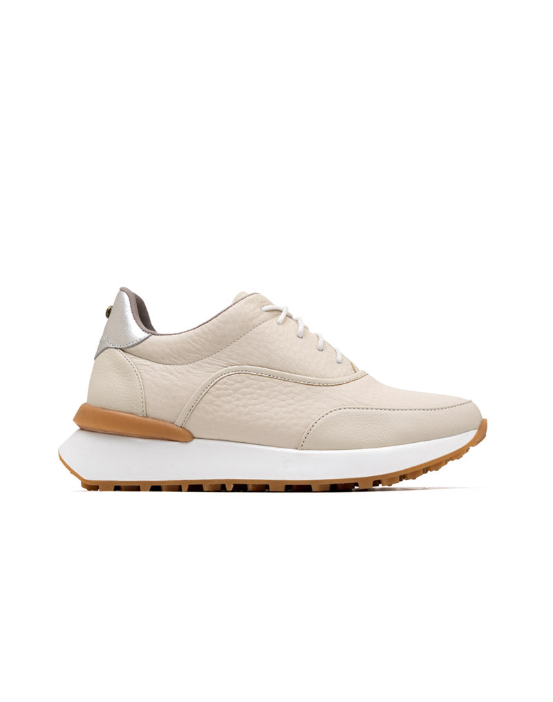 Deportivo en cuero sofisticado en color Beige