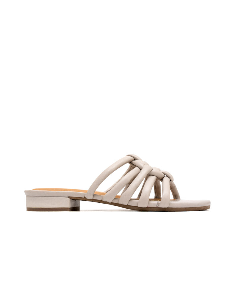 Sandalia plana de cuero REF CIN1788CUE