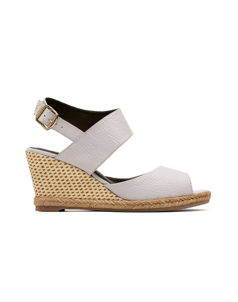 Zapato tacon corrido tipo espadrila en cuero  en color Gris