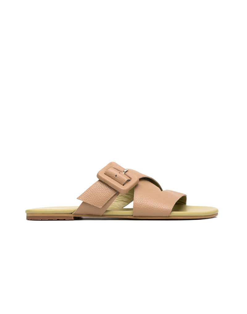 Sandalia Plana en Cuero color Capuchino para Mujer - Marca JOSH Ref. ELE1840