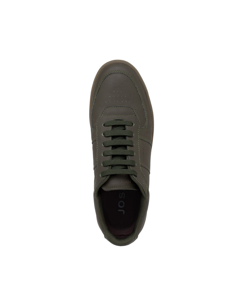 Zapato deportivo de cuero para hombre color verde.