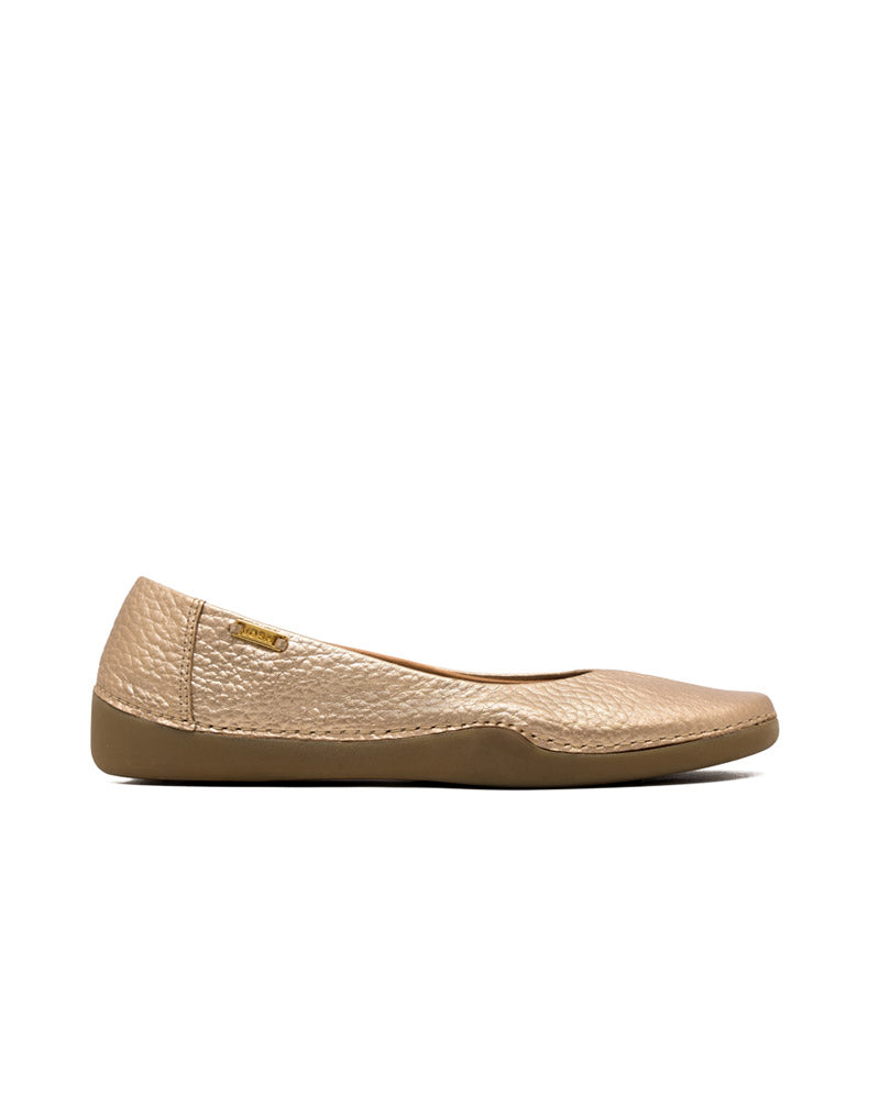 Zapato plano de cuero  en color Dorado