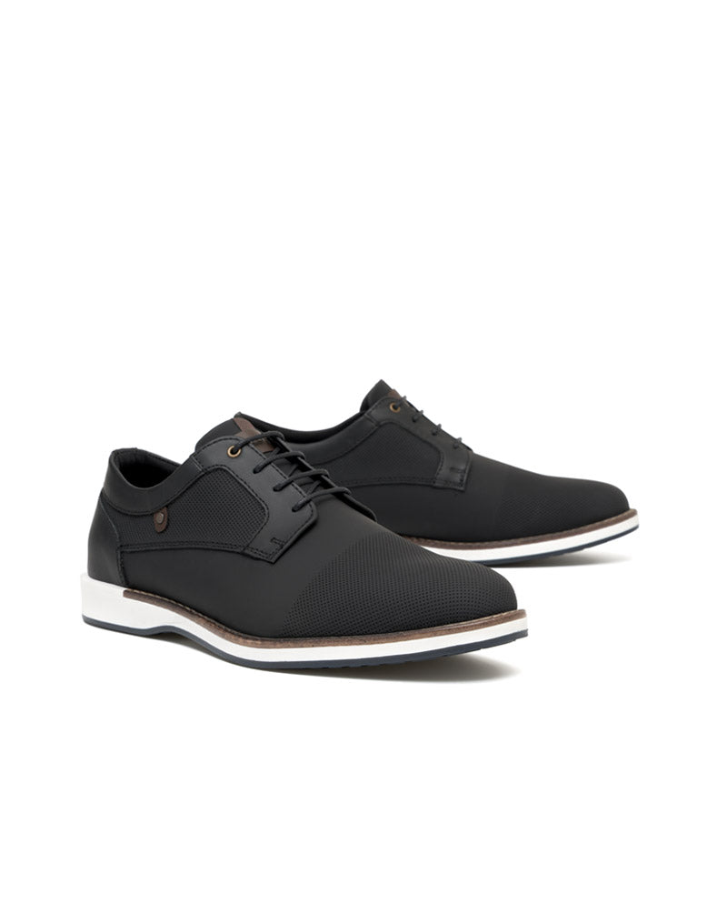 Zapato casual para hombre en cuero graso color negro