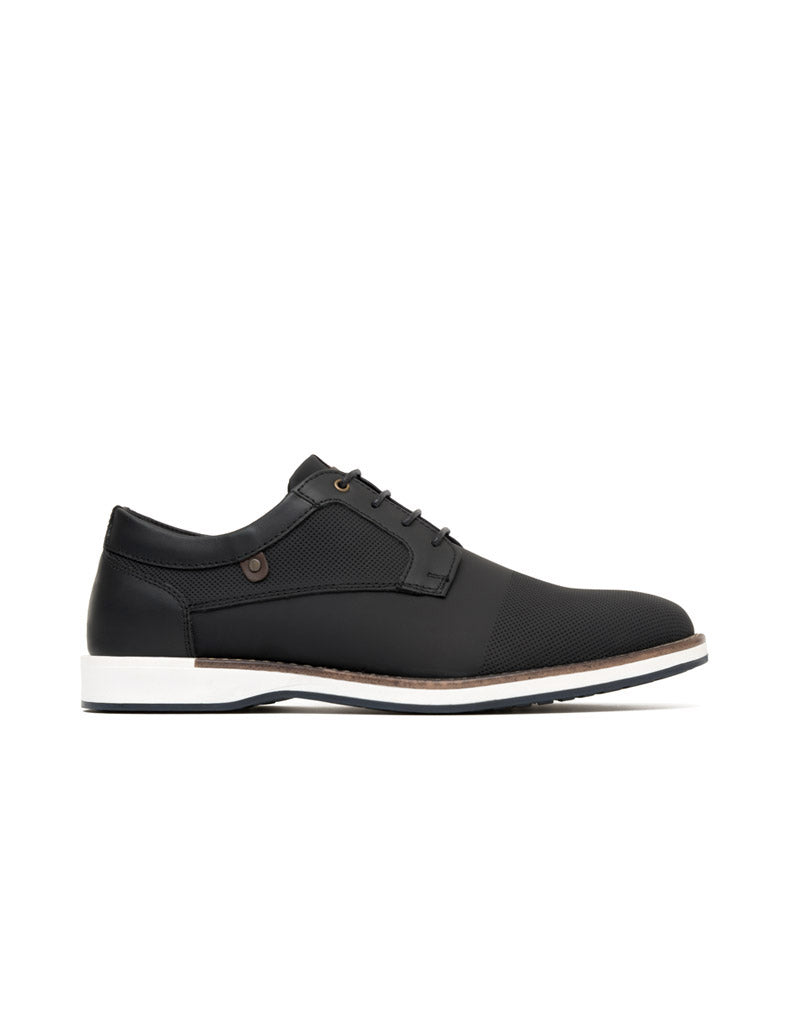 Zapato casual para hombre en cuero graso color negro