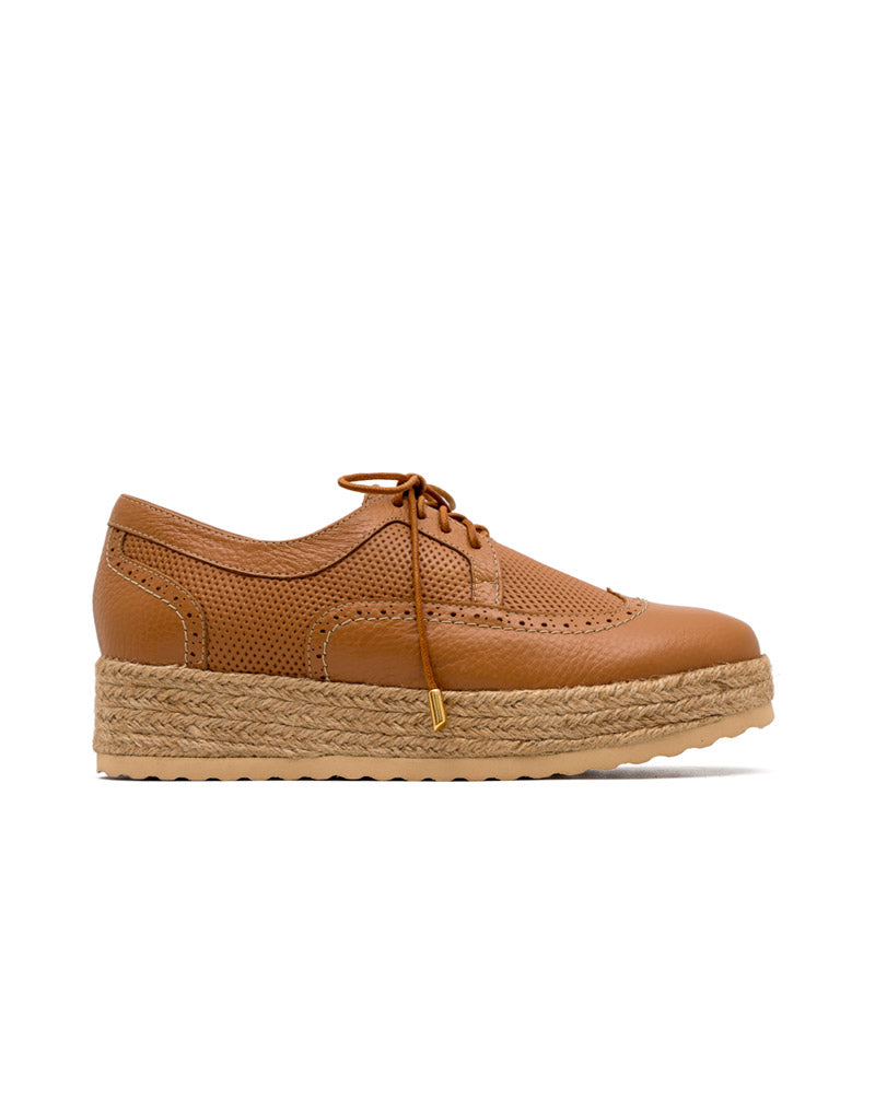 Zapato plano forma atadura tipo Oxford  en cuero en color Miel
