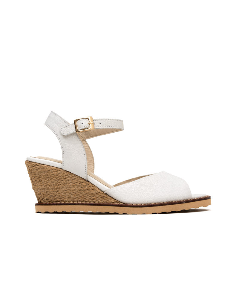 Sandalia cuña bohemia tipo espadrila en cuero color blanco