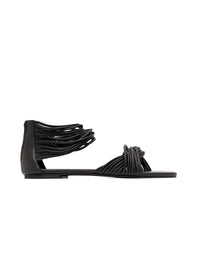 Sandalia plana en cuero con tiras entrelazadas color negro