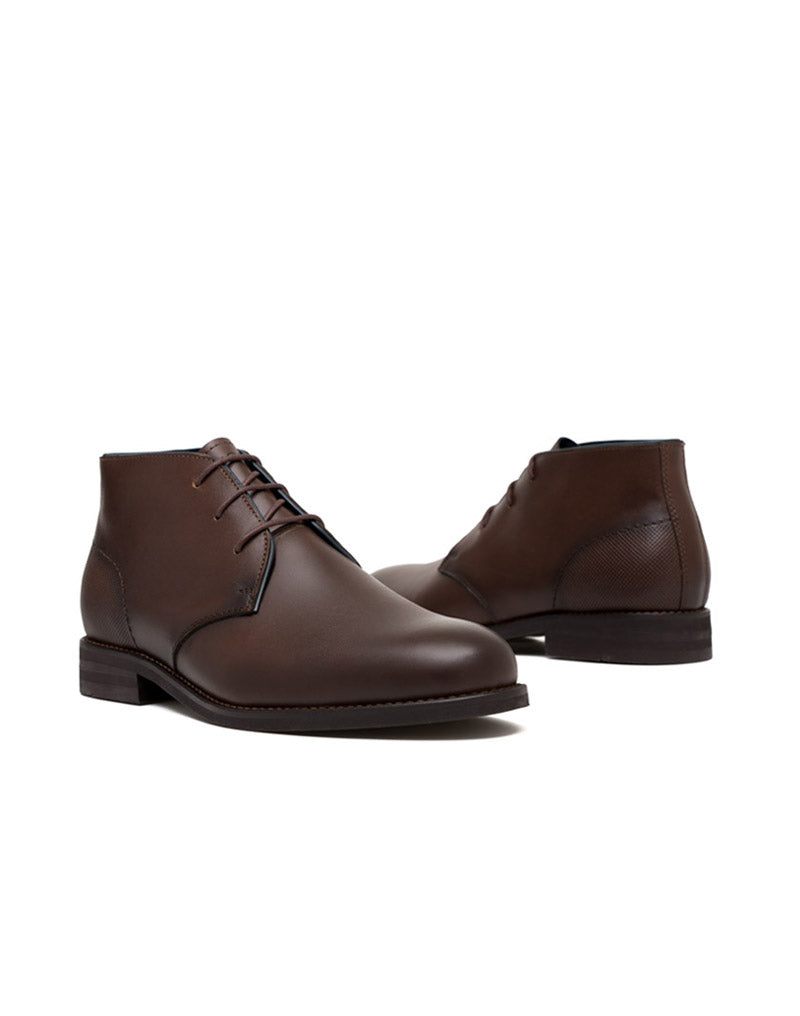Bota casual para hombre en cuero color cognac
