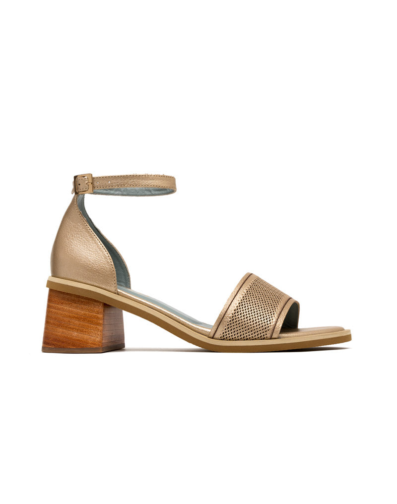 Sandalia para mujer en cuero de tacón robusto color oro